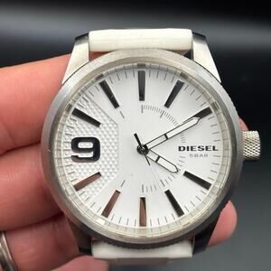 Diesel Rasp DZ-1805 Mens Quartz White Silicone Watch Preowned in original Box